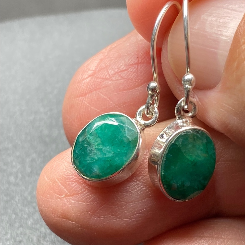 Emerald Earrings in Solid Sterling Silver 925 - Picture 1 of 7